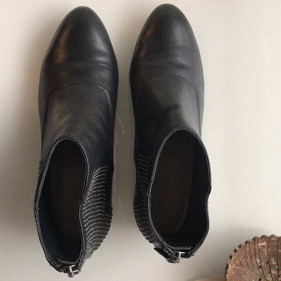 Pour La Victoire Keon Short Back Studded Booties - Picture 3 of 8